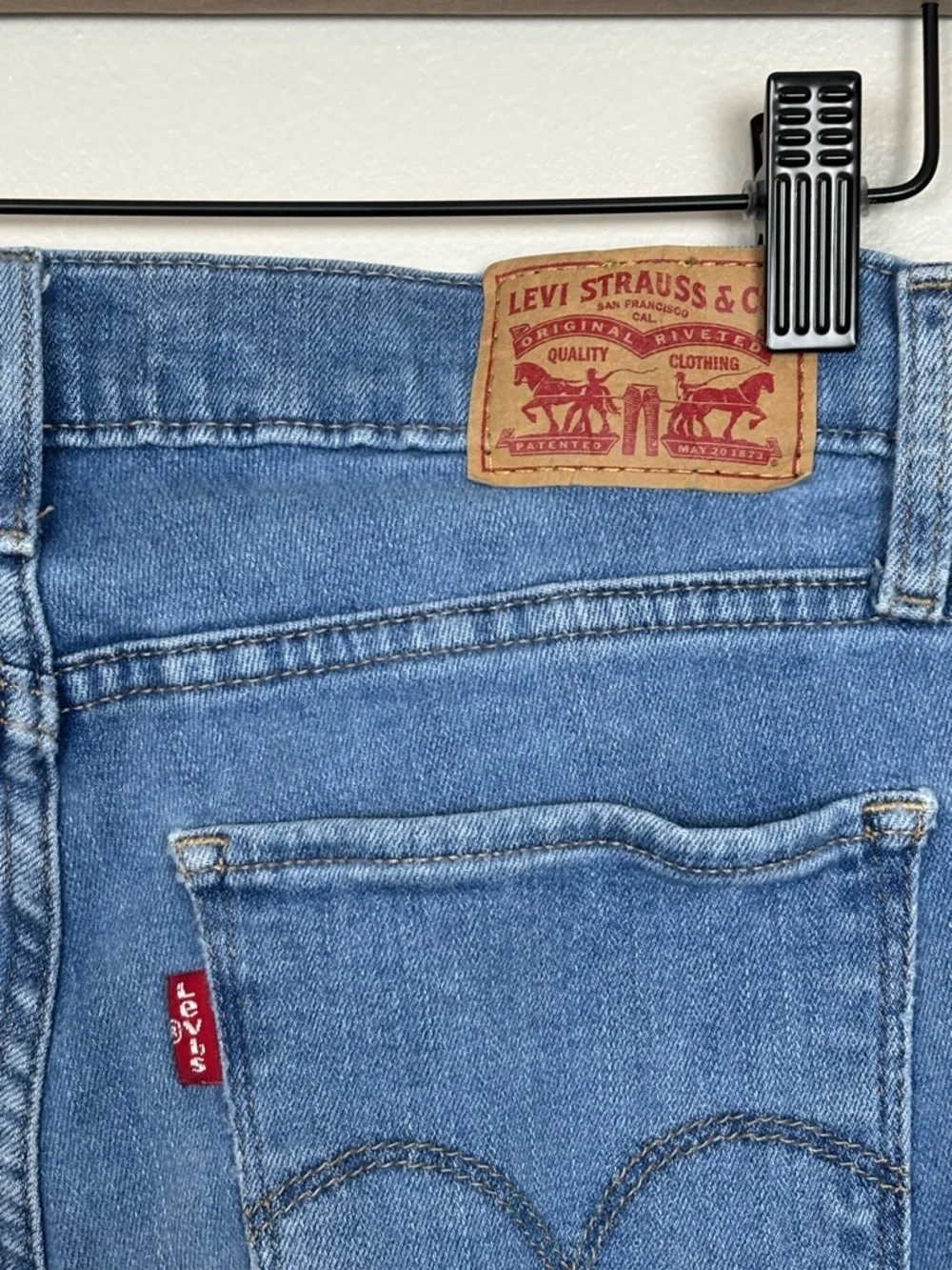 Leivi Strauss Jeans Womens 28 Blue‎ 724 High Rise Straight Crop Red Tab Denim